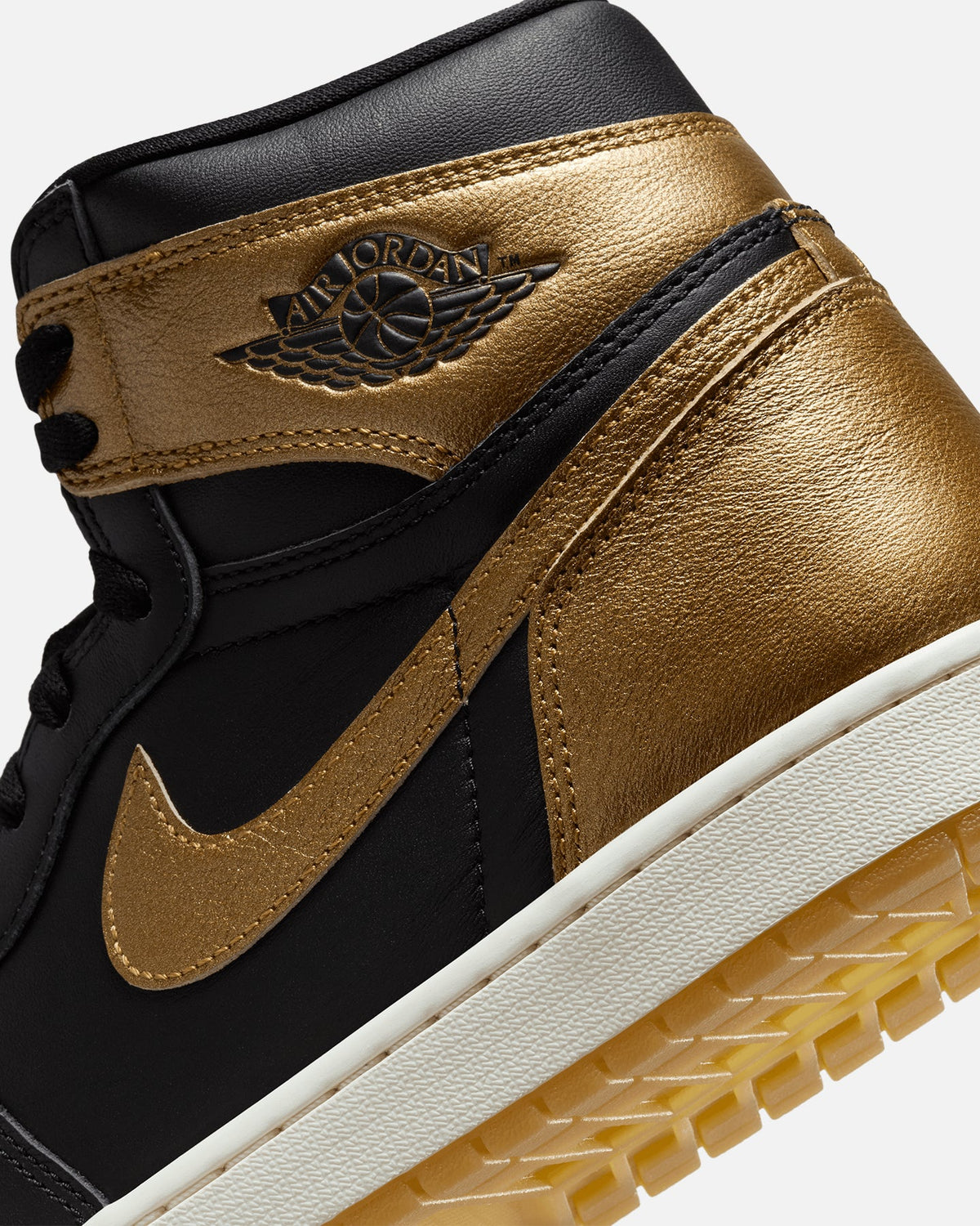 HOT Products Jordan Air Jordan 1 Retro High OG "Metallic Gold" Black/Metallic