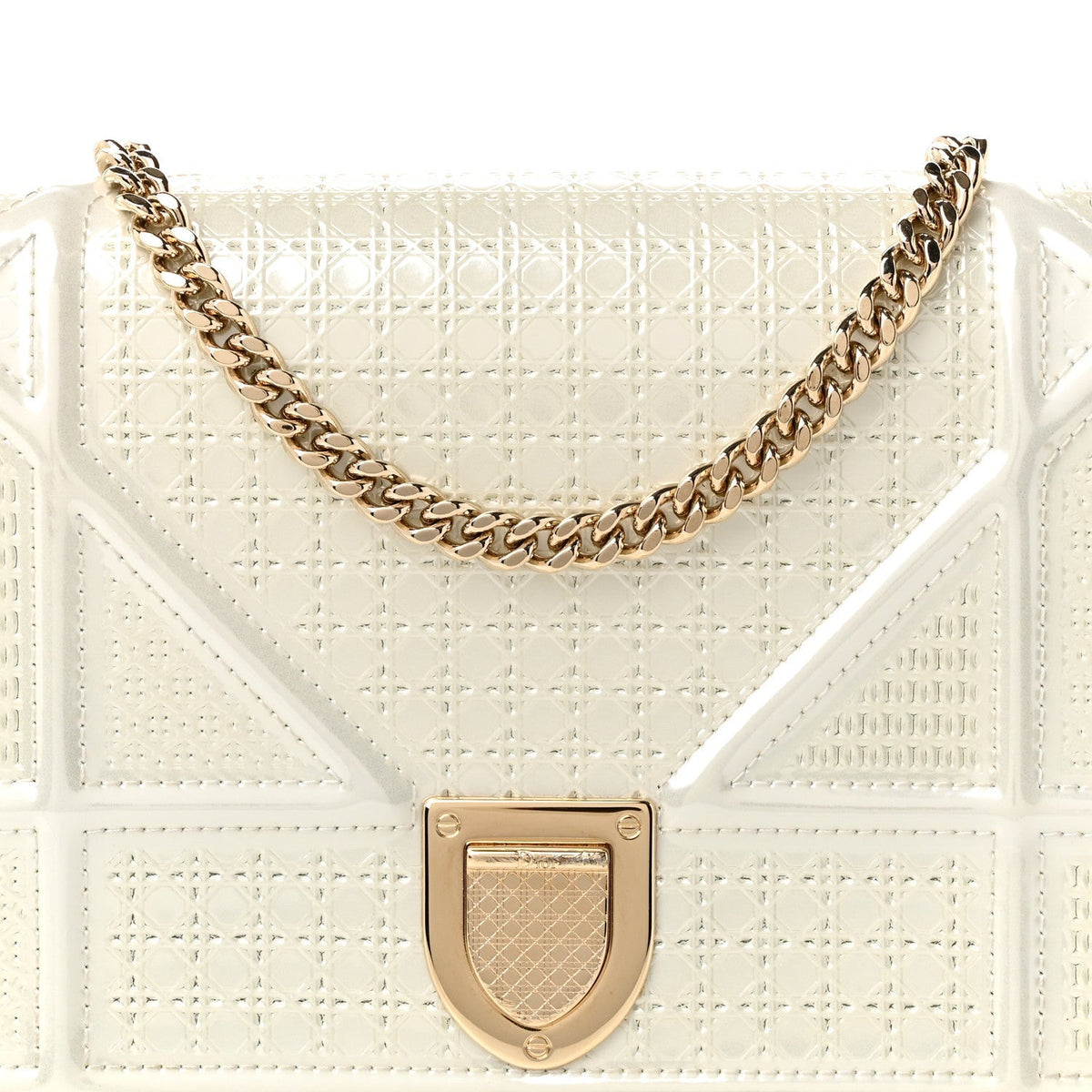 Patent Micro-Cannage Diorama Wallet on Chain Pouch Metallic White