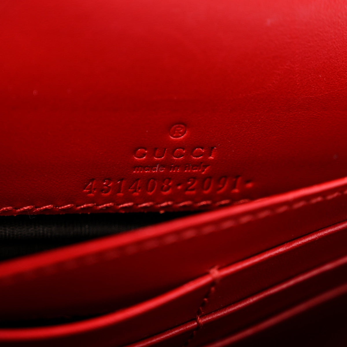 Guccissima Signature Bowy Chain Wallet Hibiscus Red