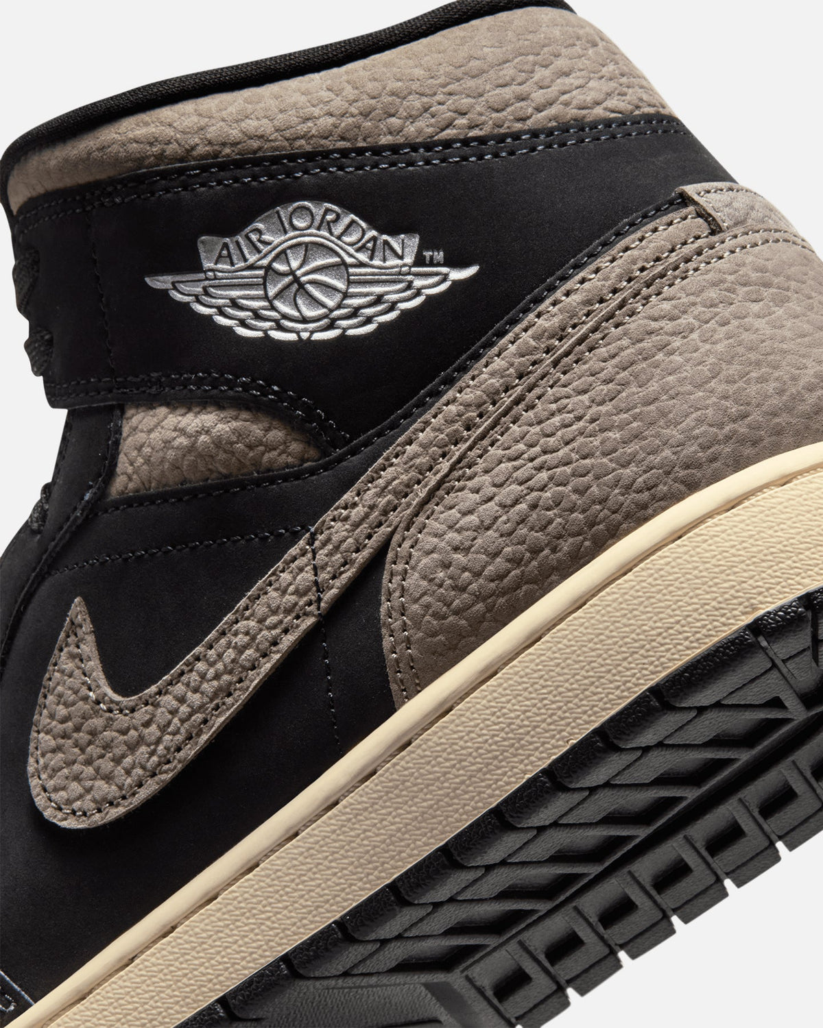 HOT Products Jordan Air Jordan 1 Mid SE Black