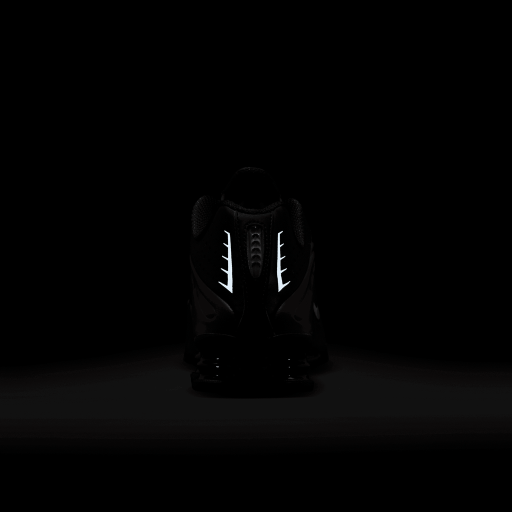 Women's Nike Shox R4 "Black Team Red"