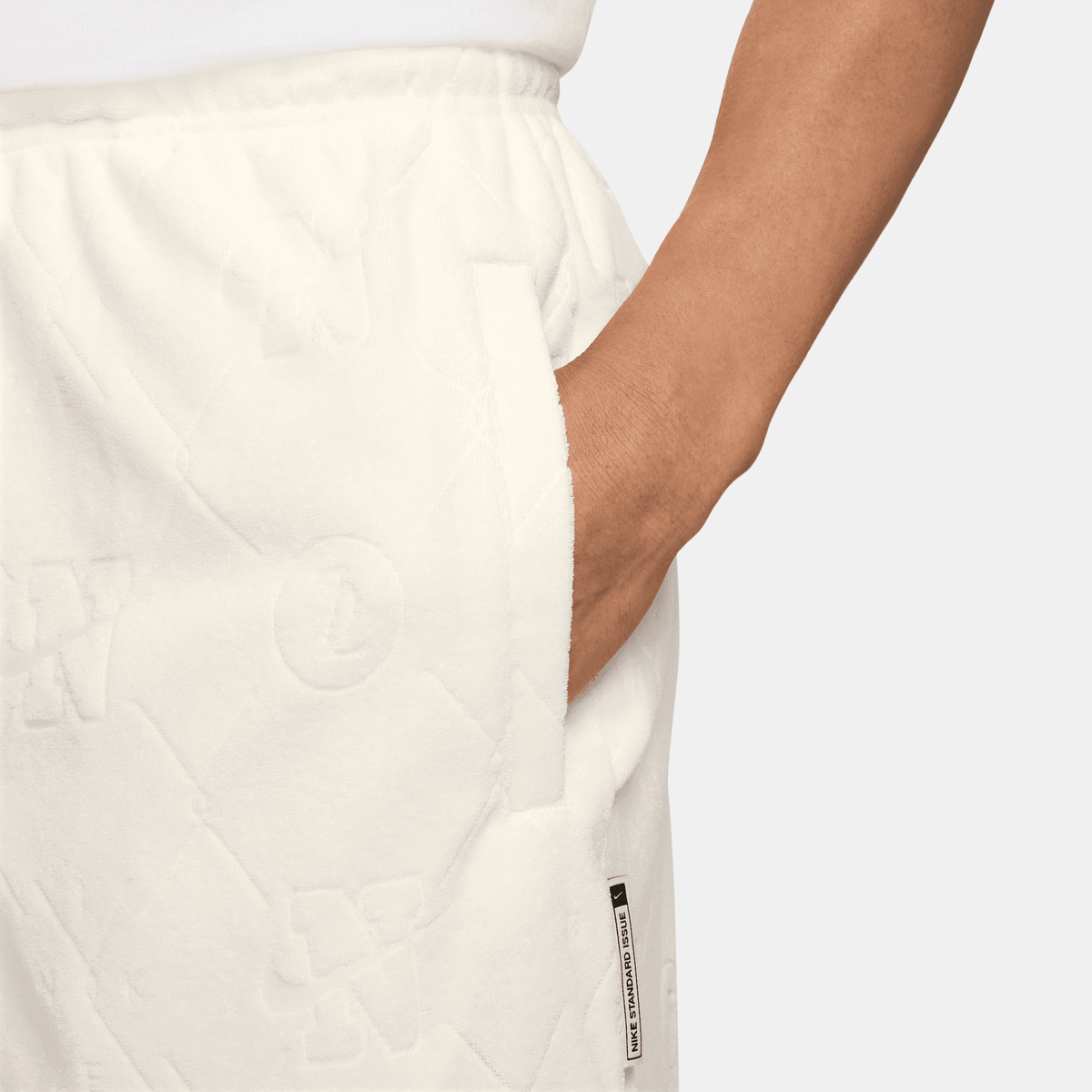 Men's Nike Standard Issue Dri-FIT 6" Basketball Shorts