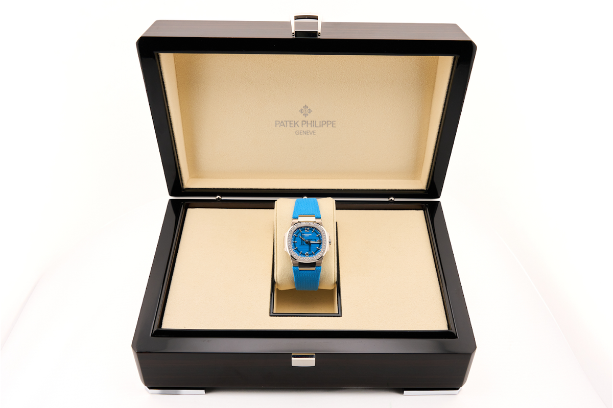 Patek Philippe Nautilus White Gold, Blue Wave Dial, 32mm - 7010G-013-001 - 2025