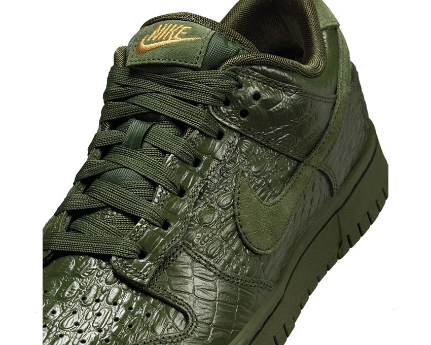 Nike Dunk Low W "Crocodile Green"