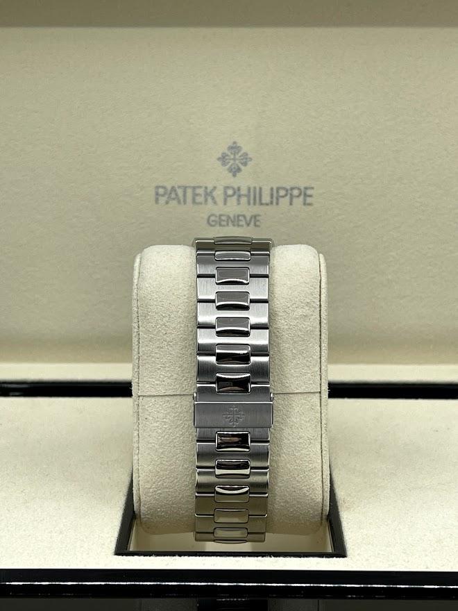 Patek Philippe 40mm Nautilus Watch Blue Dial 5712/1A