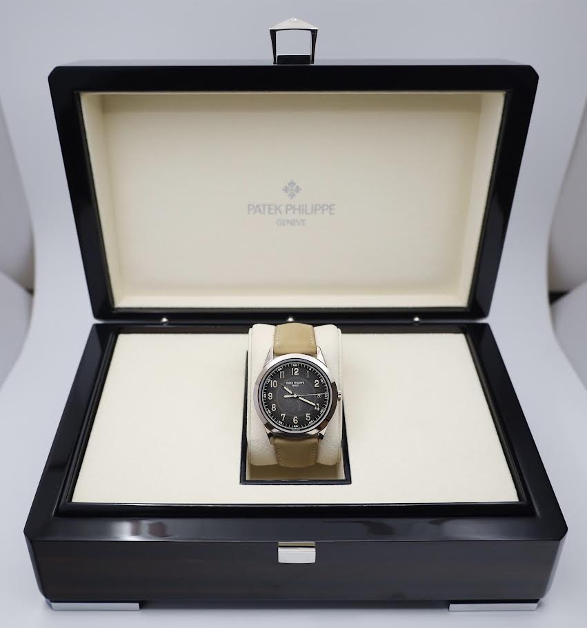 Patek Philippe Calatrava White Gold Textured Grey Dial | 5226G-001