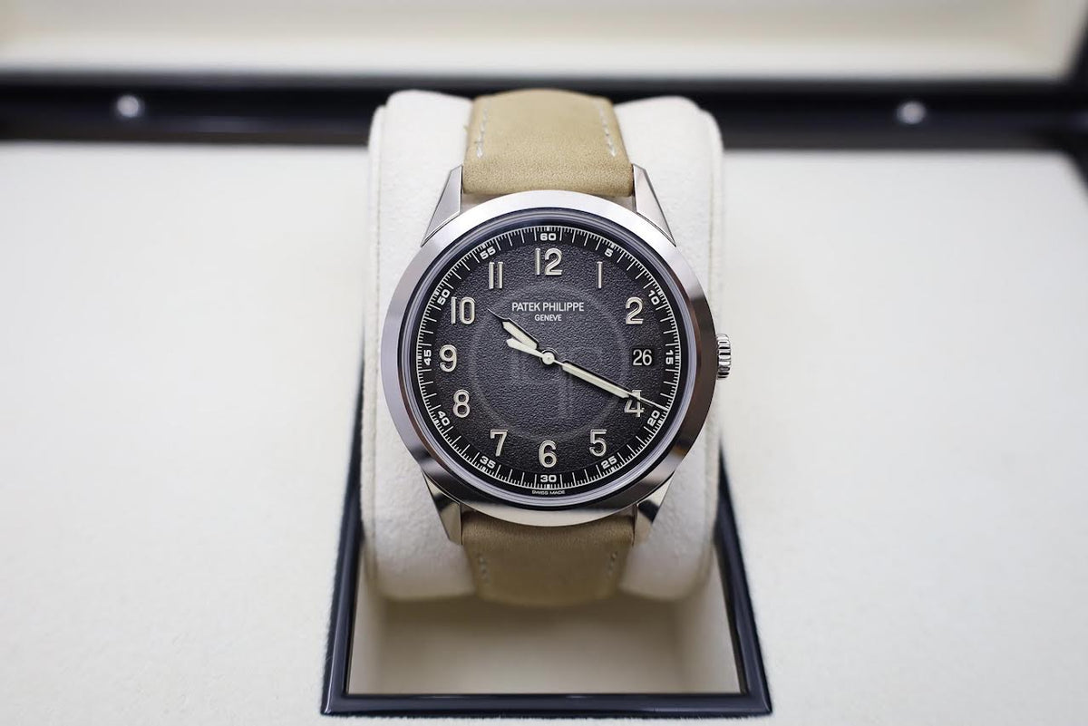 Patek Philippe Calatrava White Gold Textured Grey Dial | 5226G-001